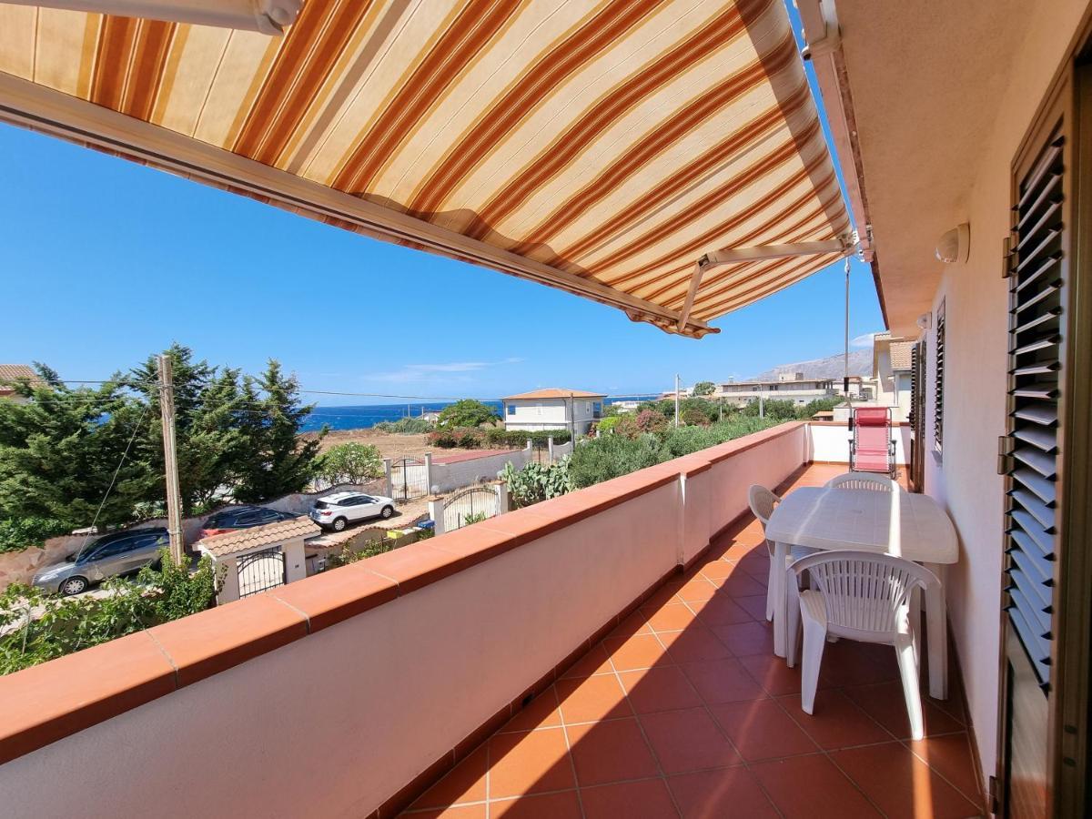 טראפטו Villa Flora - With Sea View, 2 Minutes Walk To Beach מראה חיצוני תמונה